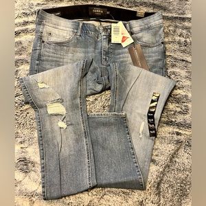 NWT Torrid size 16 skinny jeans🦋